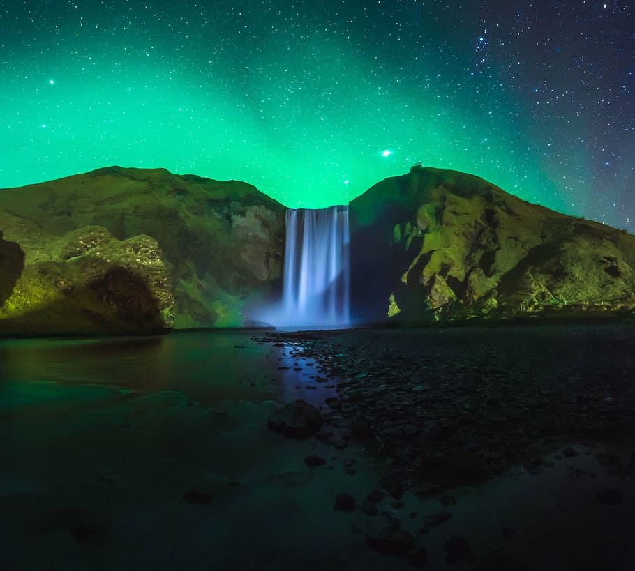 スコガフォスの滝, アイスランド, 山, 風景, 高原, 自然, 滝, 空, 雲, 緑