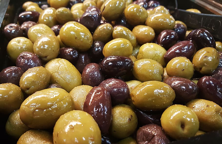olives, pitted, gigante, sevillano, mediterranean, salad, food, oil, eat, salad bar