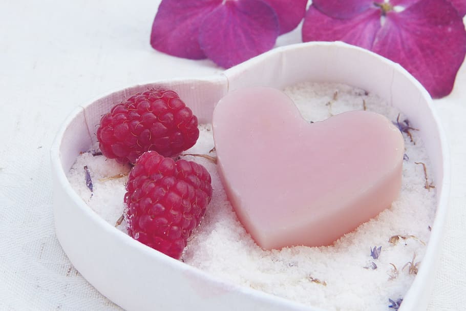 heart-shaped soap, strawberries, heart-shaped box, soap, heart, pink, badesalz, salt, flowers, hygiene
