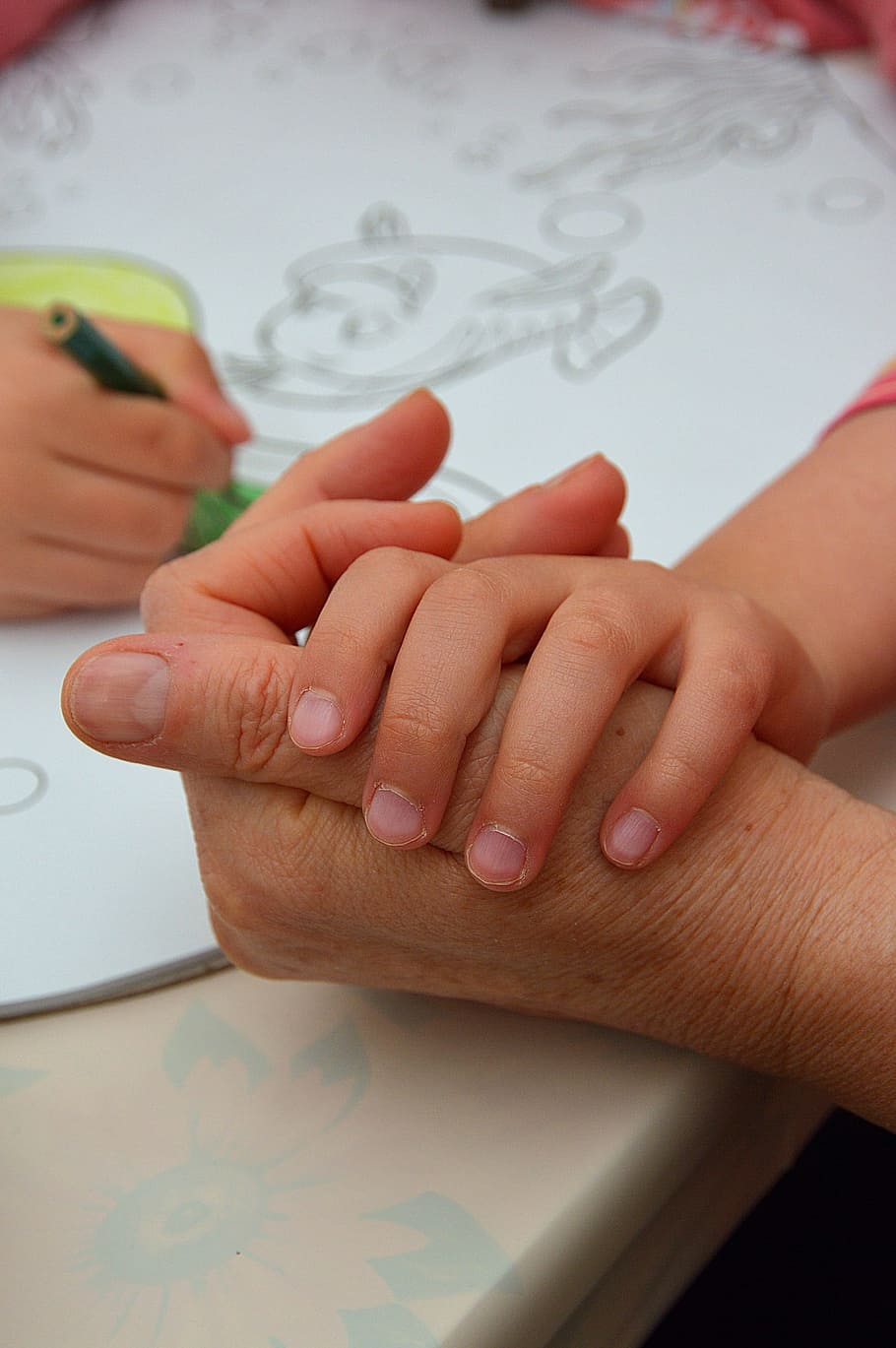 Mano, manos, niño, inicio, inicio de, dibujo infantil, niña, parte del cuerpo humano, mano humana, dedo humano
