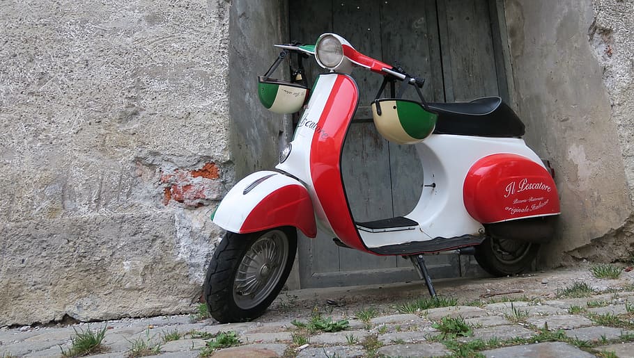 vespa, motor scooter, helm, italy, vehicle, roller, motorcycle, piaggio, moped, locomotion