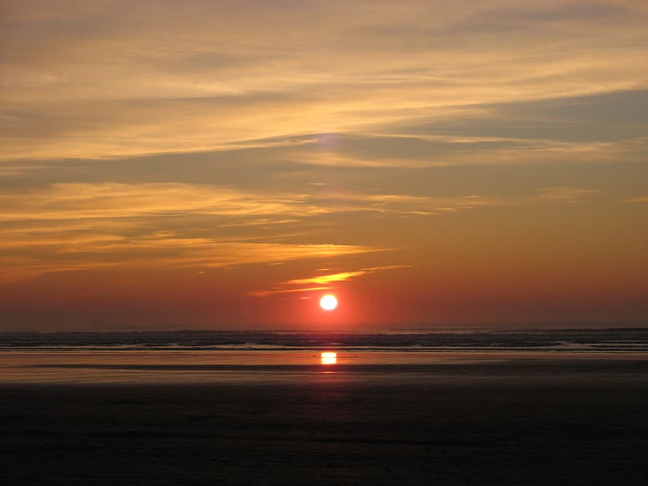 playa durante la puesta de sol, puesta de sol, orilla del mar, mar, arenas Pendine, Gales, playa, costa, orilla, costera