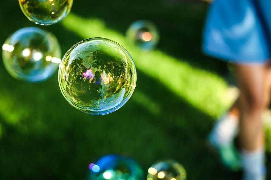 shallow, focus photography, soap bubbles, depth, field, photography, bubbles, grass, reflection, outdoors