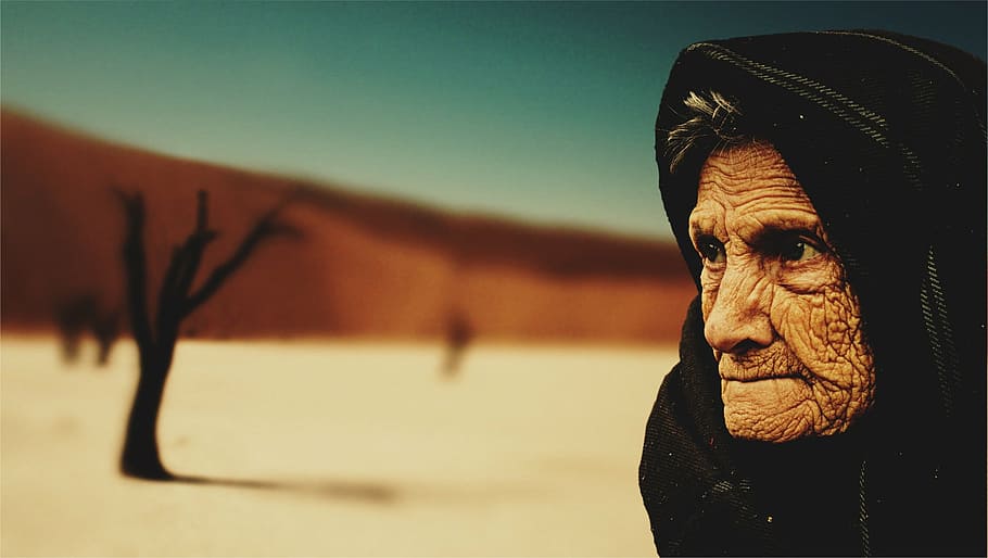 selective, focus photography, woman, wearing, black, hijab, old woman, desert, old age, bedouin