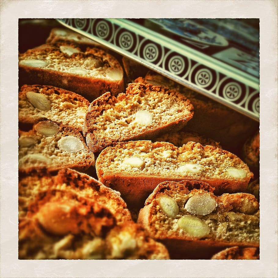 close-up photo, baked, bread, biscotti, pastries, sweet biscuits, biscuits on plate, food, baked food, sweet