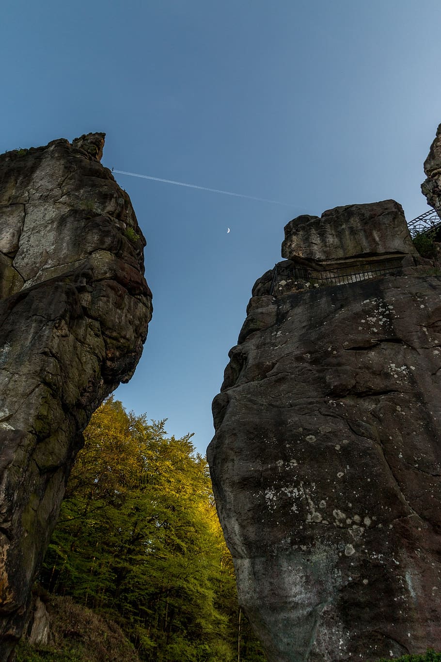 externsteine, piedras, rocas de arenisca, roca, sacro, edad media, bosque de teutoburgo, viajes, cielo, piedra