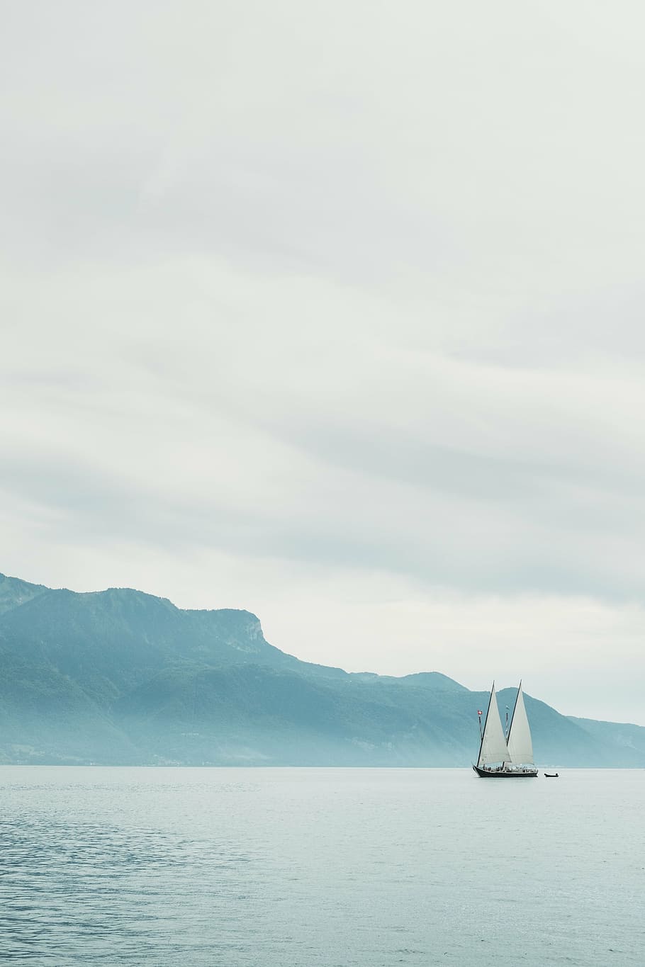 brown, white, boat sailing, ocean, boat, sea, nature, landscape, mountains, summit