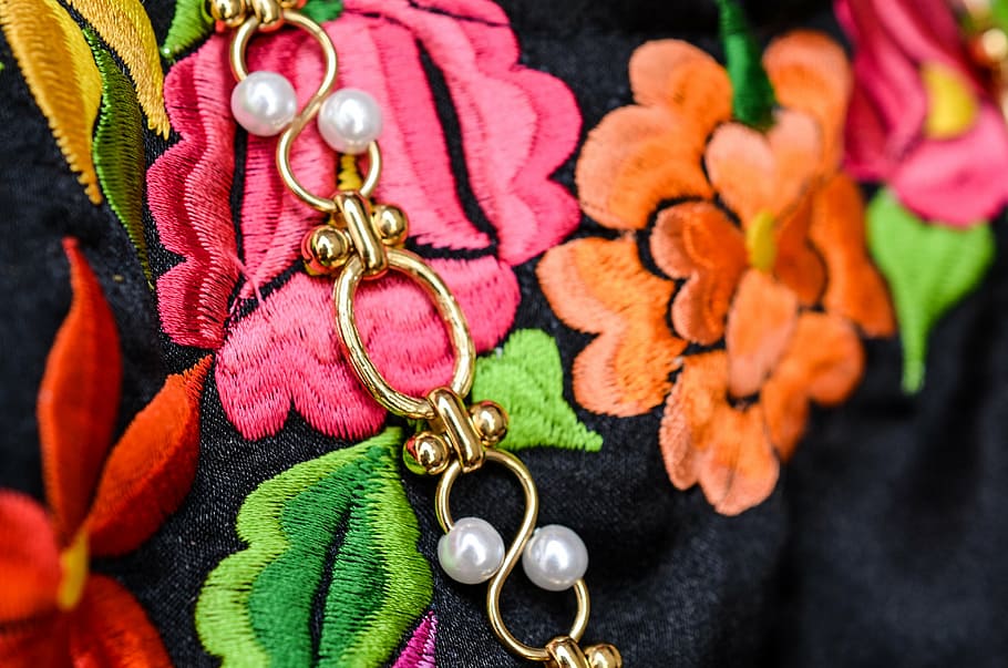金色のbrcalet, メキシコ, オアハカ, 手作り, ドレス, カラフル, 刺繍, 服, 伝統的, 個人的なアクセサリー