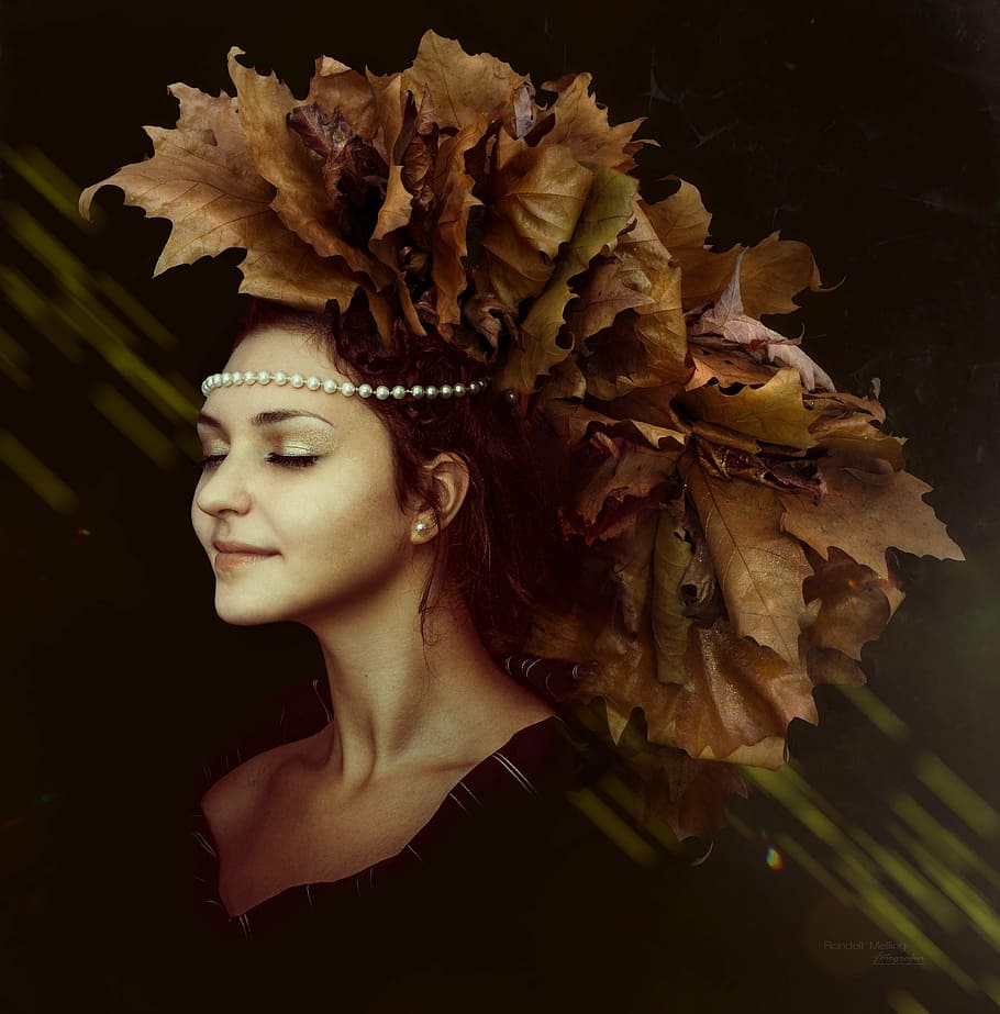 woman, black, v-neck shirt, brown, leaf headdress, autumn, leafes, colorful bleter, beads, mädhen