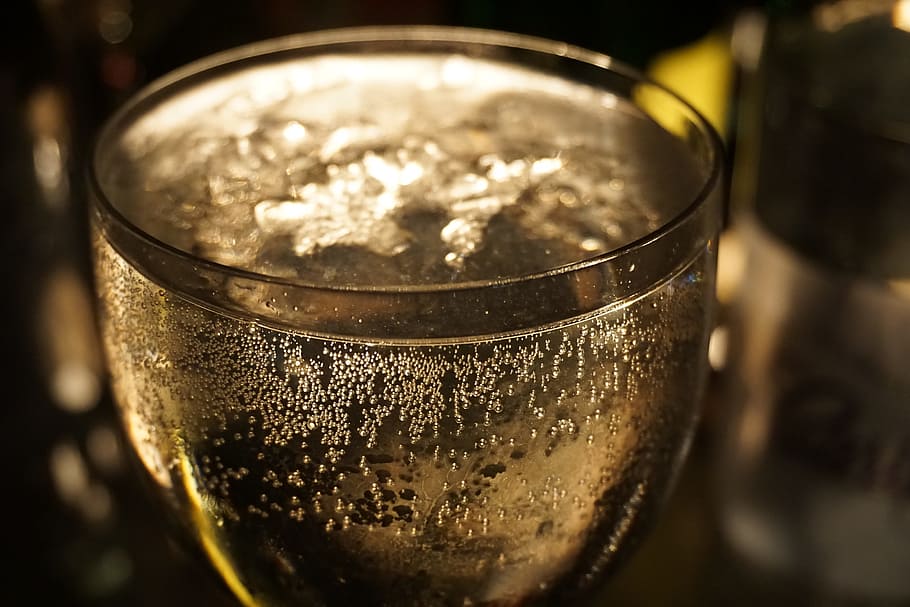 shallow, focus photography, wine glass, prosecco, sparkling wine, cocktail, bar, drink, celebrate, carbonic acid