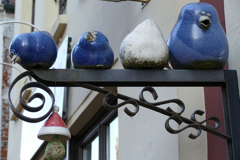 ceramics, clay, manual labor, pottery, bird, comic, blue, white, metal, day