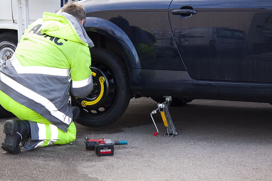 man, kneeling, black, vehicle, Flat Tire, Breakdown, Service, tire service, spare tyre, professional