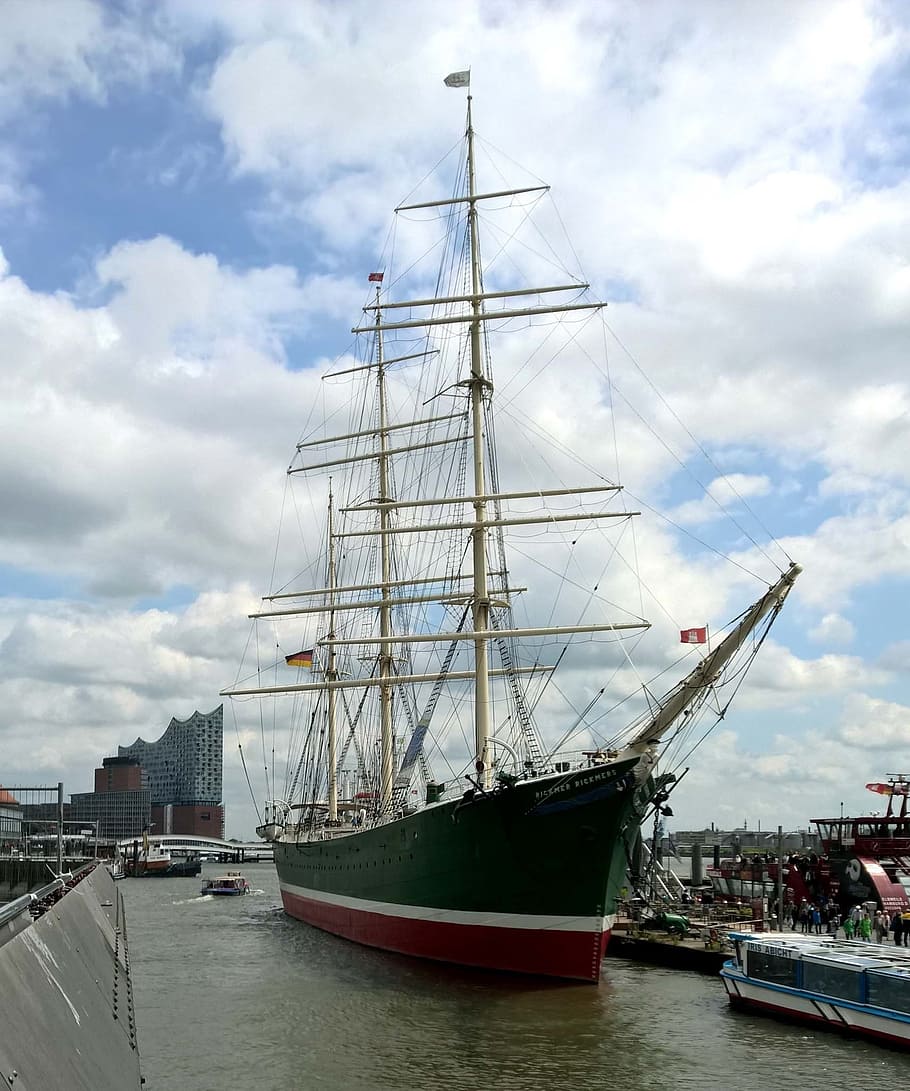 hamburgo, landungsbrücken, puerto, sala filarmónica de elbe, barco, embarcación náutica, nube - cielo, transporte, agua, modo de transporte