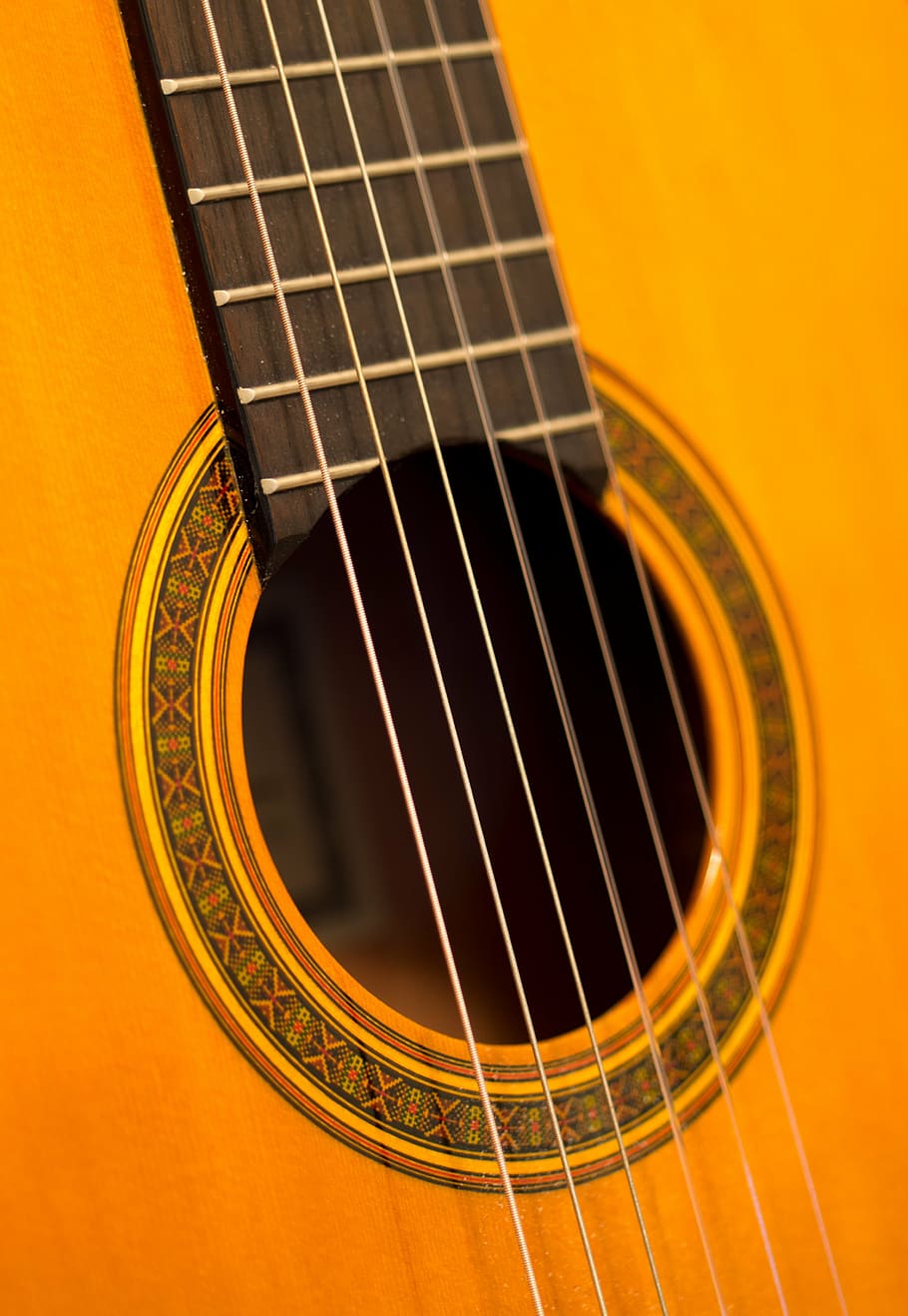 fotografía de primer plano, cuerda de guitarra, guitarra, guitarra clásica, música, instrumento, musical, acústica, español, cuerdas