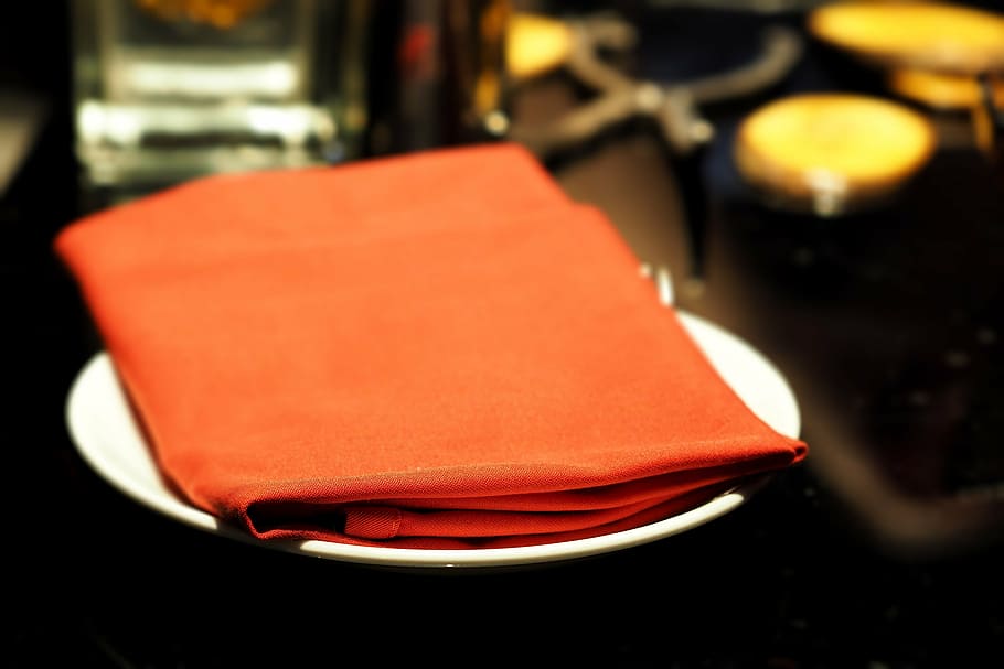 servilletas, toalla de mano, rojo, mesa de comedor, restaurante, comer, primer plano, comida y bebida, se centran en primer plano, en el interior
