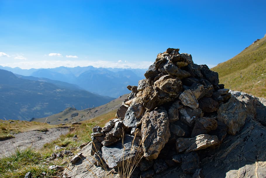 cairn, pierre, mountain, mound of stone, pile of stones, hiking, rock, landscape, sky, view