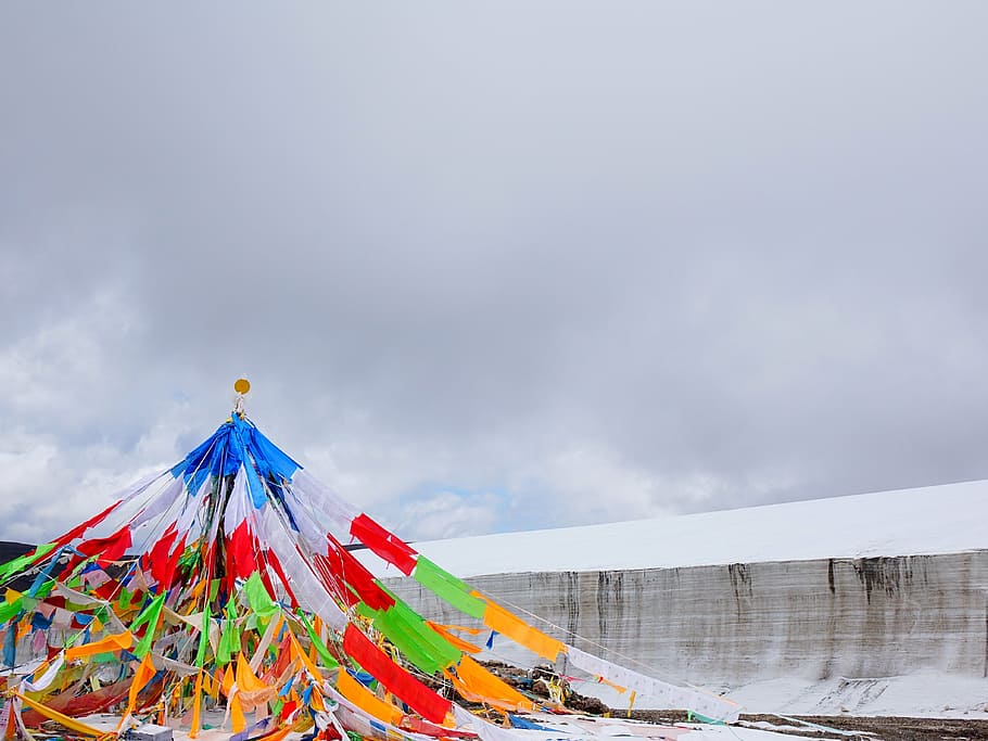 glacier, prayer flags, the scenery, multi colored, cloud - sky, sky, nature, day, outdoors, water