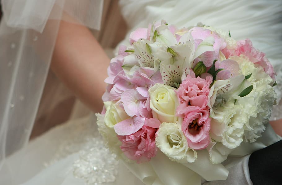 bride, holding, white, pink, flower bouquet, priest, flowers, bouquet de fleurs, of the bride, beautiful