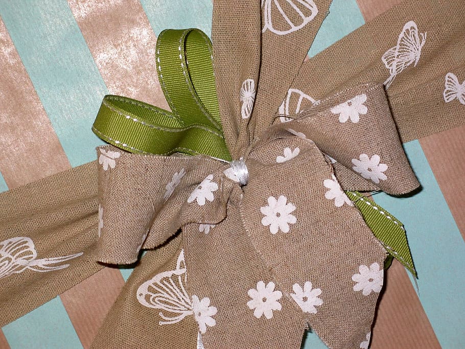 gift, packed, surprise, wrapping paper, made, give, packaging, pack, loop, give away
