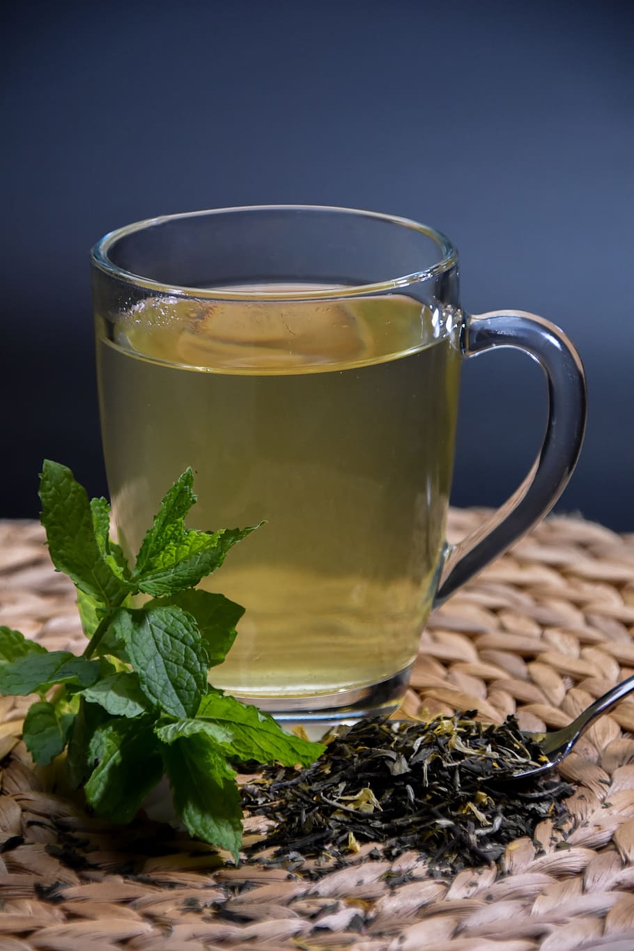 Чай, мята, травы, чашки, ароматические, растения, листья, сухие листья, рассыпной чай, желтый