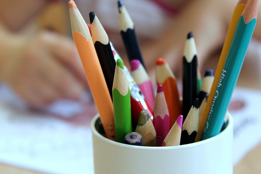 lote de lápices de colores variados, blanco, dispensador, niños, crayones, dibujo, diversión, niño, figura, para colorear