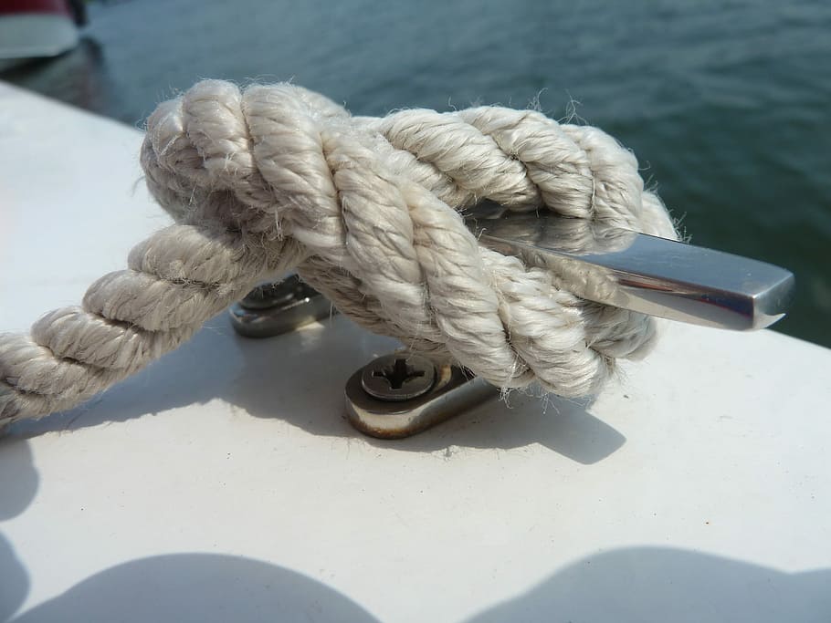 Nudo, agua, bote pequeño, cuerda, fuerza, nudo atado, atado, vista de ángulo alto, primer plano, día