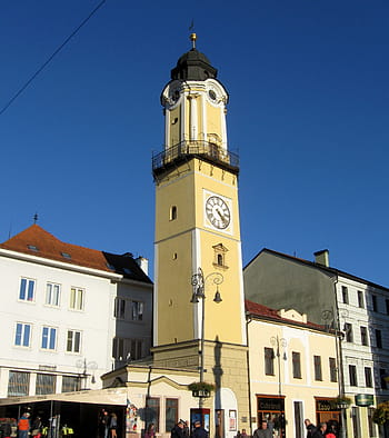 Tie naj budovy zo Slovenska: Najšikmejšia stavba je veža z Banskej Bystrice