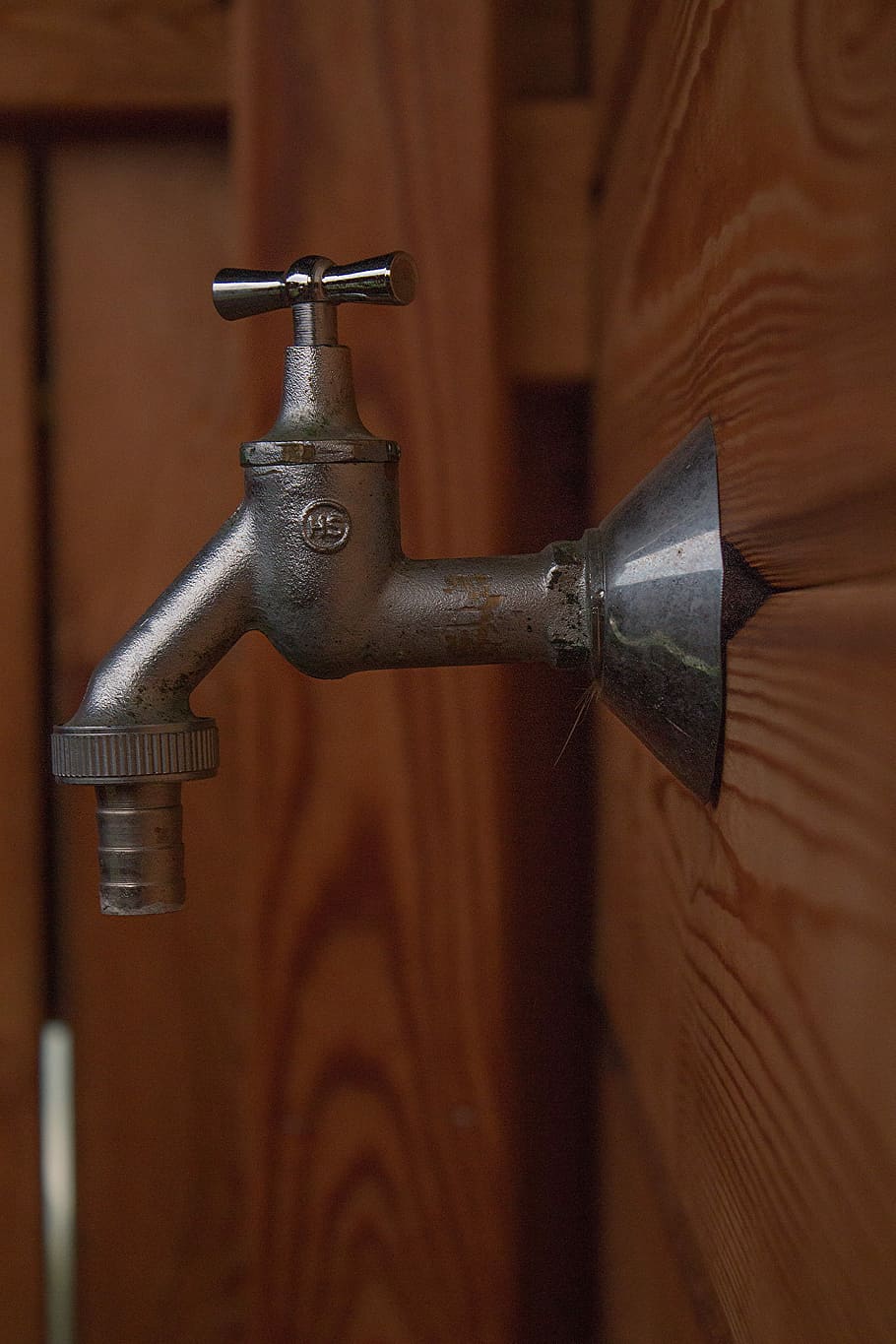 Faucet, Metal, Stainless Steel, metallic, door, close-up, wood - material, focus on foreground, day, indoors