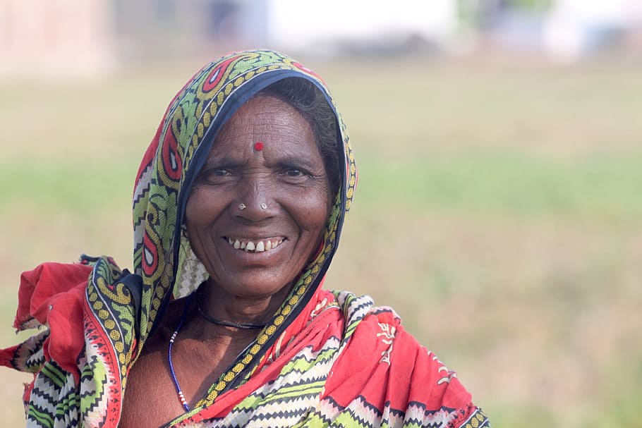 selective, focus photography, red, green, top, smiling, Odisha, Orissa, Woman, Tribal