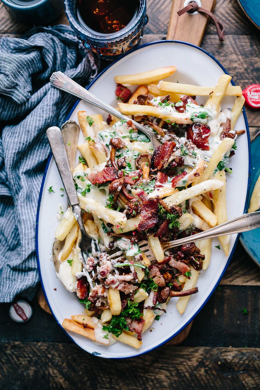 french fries, plate, toppings, spoon, fork, meat, bacon, snack, fashion, wine