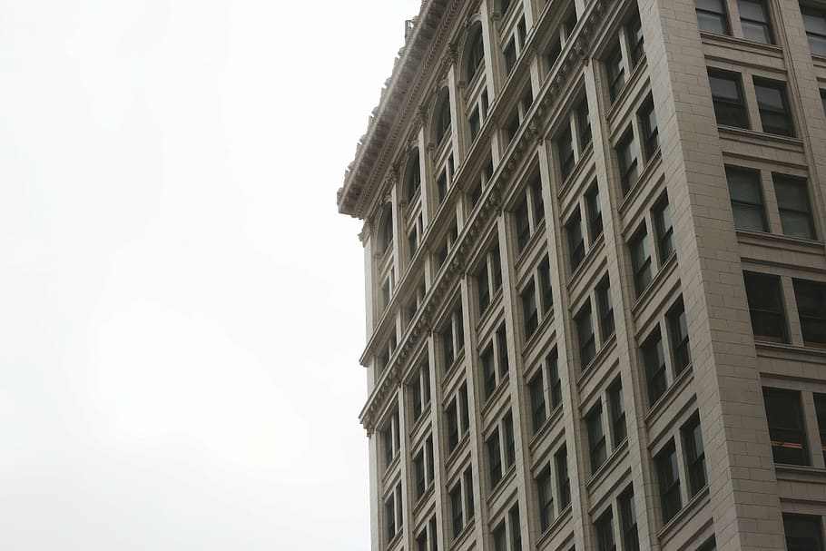 vista inferior, hormigón, edificio, blanco, arquitectura, ventanas, cielo, ciudad, urbano, exterior del edificio