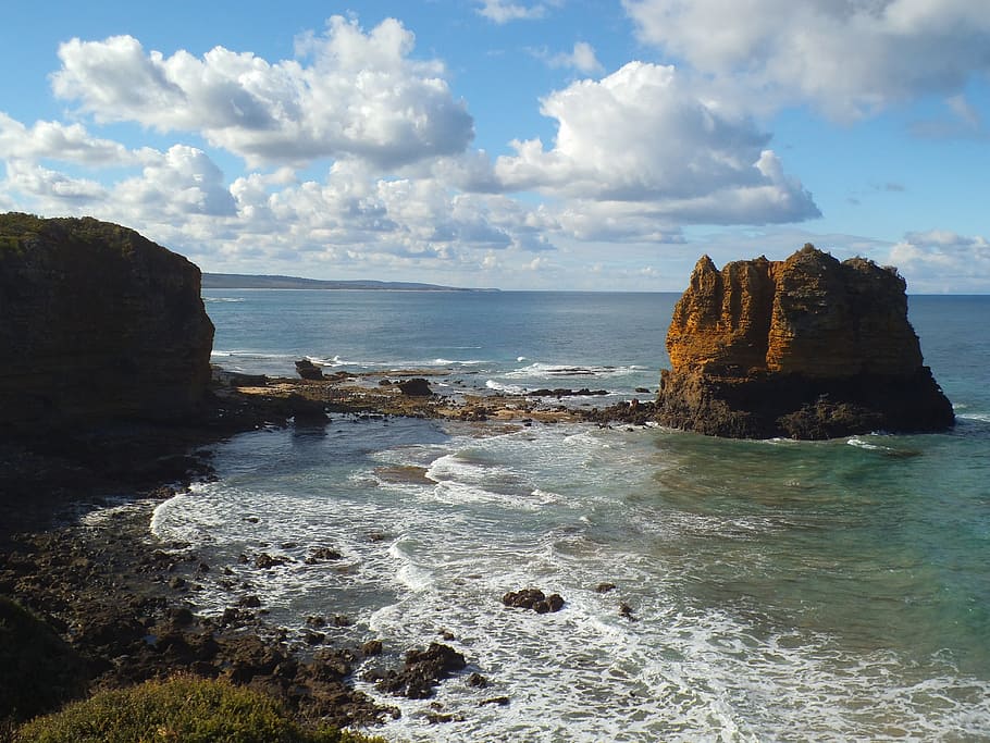 Великая скала. Гористый берег. Великий океан. Seaside Rock. Victorian coastline.