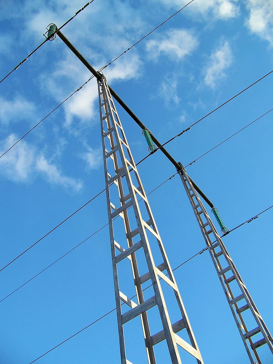 electricidad, himmel, cable eléctrico, cielo, cable, vista de ángulo bajo, azul, nube - cielo, generación de combustible y energía, conexión