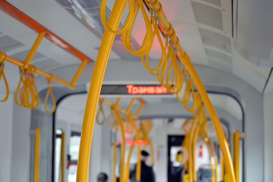 interior, foto, tren, amarillo, riel de metal, manijas, tranvía, trolebús, autobús, dentro
