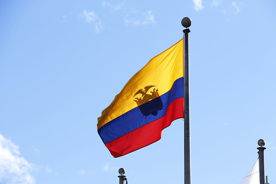 azul, amarillo, rojo, saludando, polo, durante el día, Bandera, Ecuador, Inicio, patriotismo