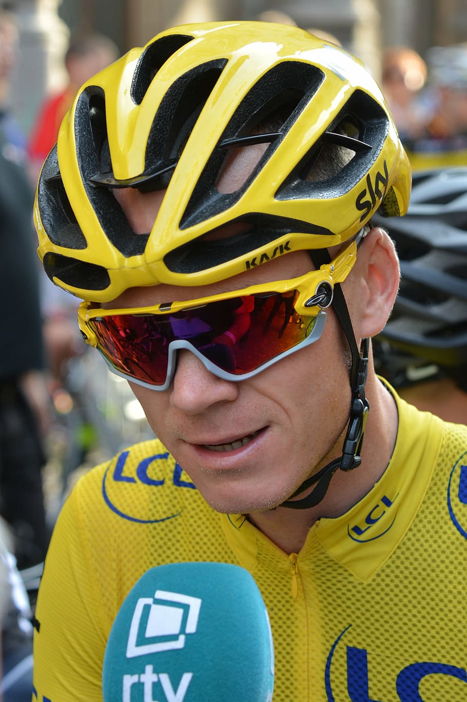 chris froome, champion, yellow jersey, celebrity, cyclist, professional road bicycle racer, man, people, winner, men