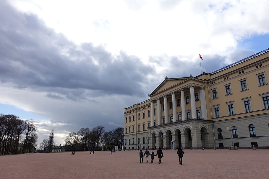 castle, royal palace, tourism, royal family, oslo, norway, cloud - sky, sky, building exterior, architecture