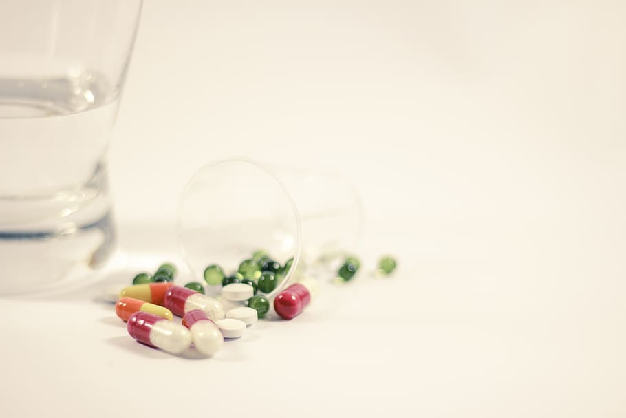 berbagai macam, obat tablet, jelas, gelas, menyembuhkan, obat, dingin, dosis, penyakit, farmasi
