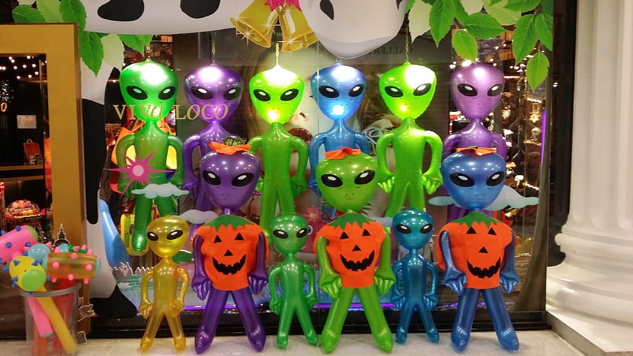 aliens, alien, alie, shopping, green, green male, multi colored, representation, choice, variation