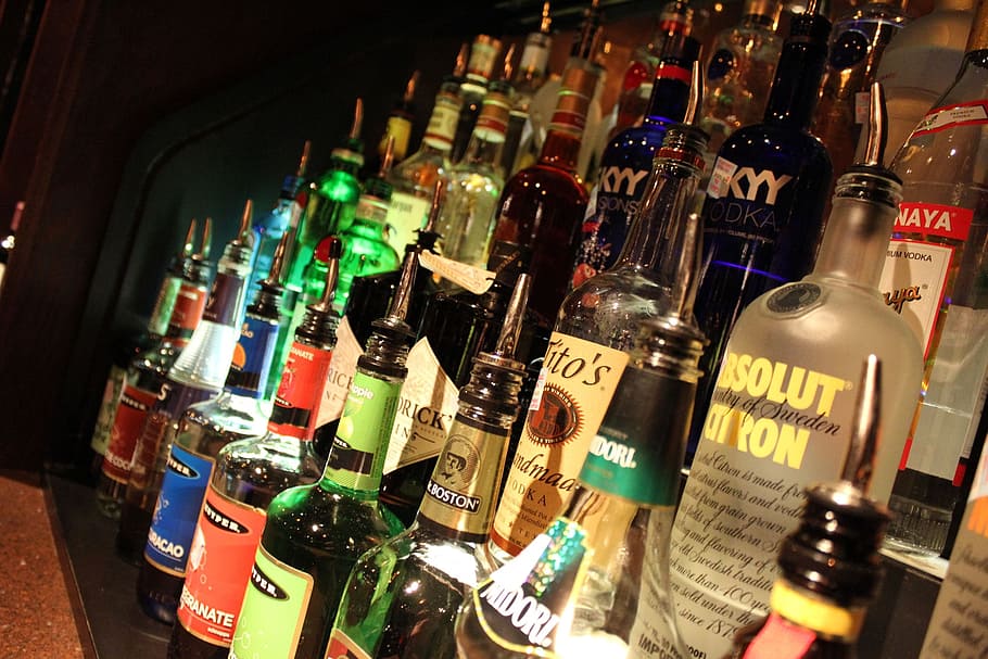banyak botol anggur, minuman keras, alkohol, bar, klub, minuman, botol minuman keras, koktail, botol, pilihan