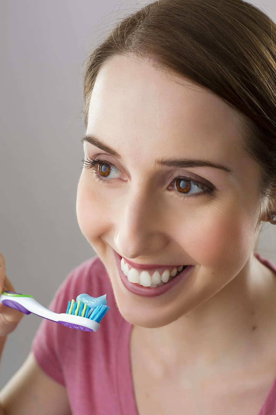 mujer, tenencia, cepillo de dientes, sonriente, dentista, diente, sonrisa, higiene, una sola mujer, salud dental
