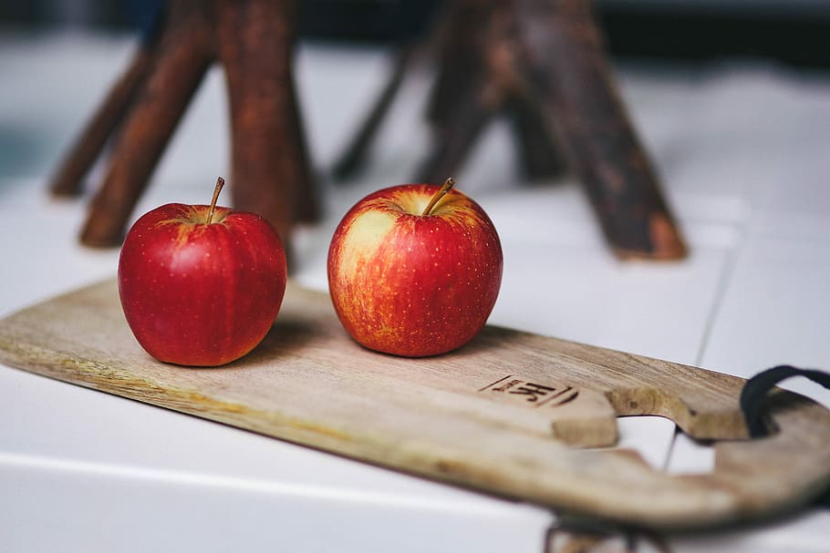 maçãs vermelhas, maçãs, maçã, fruta, saudável, lanche, vermelho, comida, madeira - Material, frescura