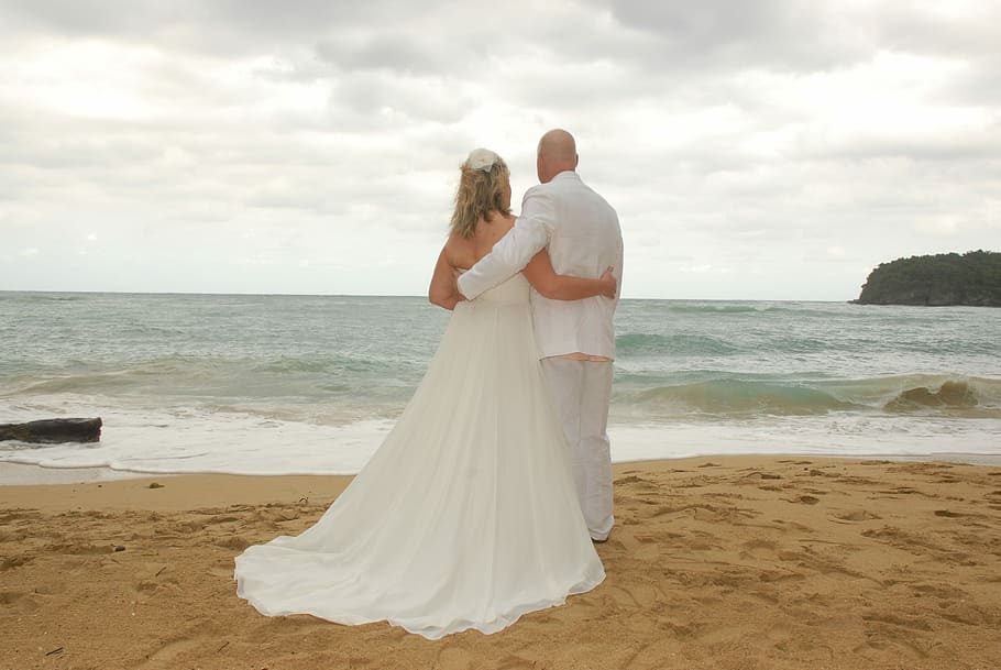 pengantin, pengantin pria, pantai, gelombang laut, pernikahan, cinta, bahagia, gaun pengantin, laut, pengantin baru