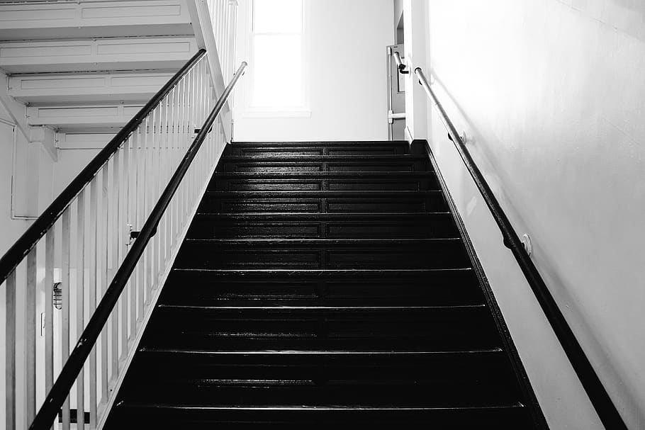 tangga, anak tangga, railing, hitam dan putih, tangga dan tangga, Arsitektur, susuran tangga, jalan ke depan, arah, tampilan sudut rendah