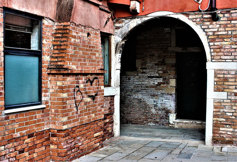 brown, concrete, brick structure, venice, heart, love, alley, port, window, facade