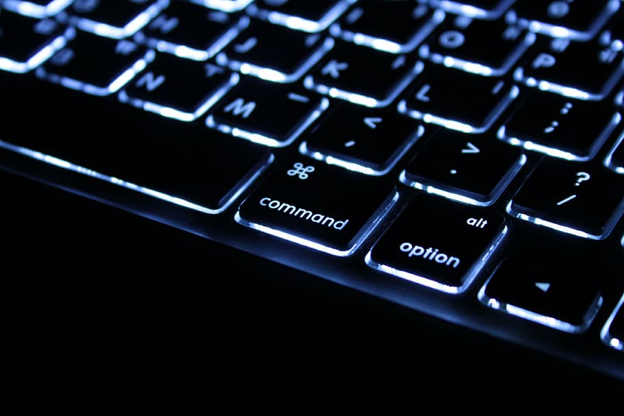 menyalakan laptop, keyboard, pencahayaan, macbook pro, tombol pada keyboard, apel, Keyboard komputer, komputer, laptop, teknologi