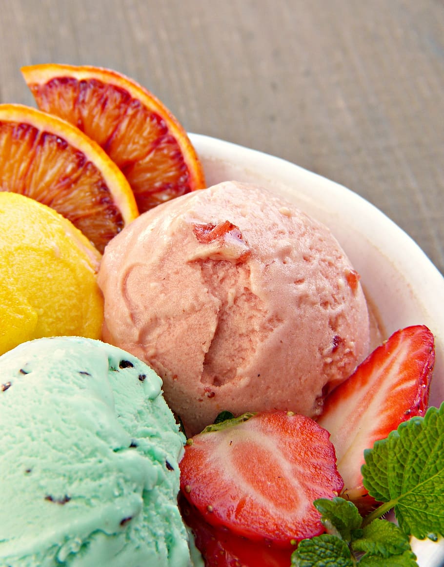 ice cream, surrounded, slice strawberry, orange, ice cream sundae, fruit ice cream, mint, strawberries, blood orange, bio
