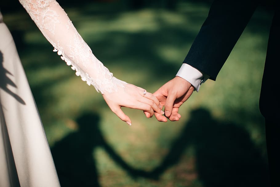 boda, novia, novio, tomados de la mano, manos, hombre, mujer, personas, celebración, romántico