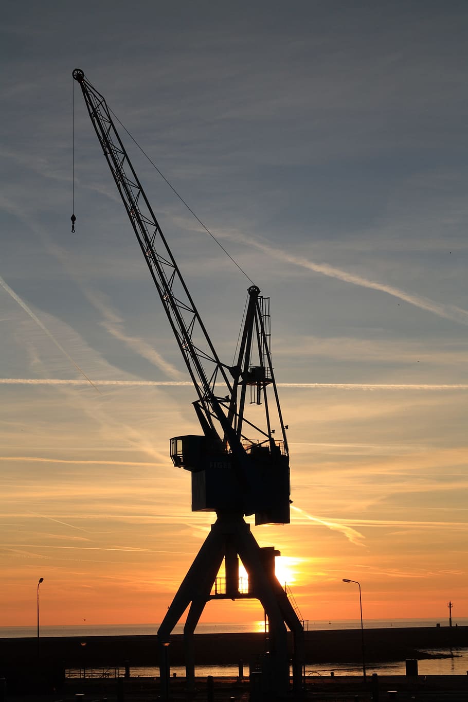 Belanda, Harlingen, Derek, Pelabuhan, matahari terbenam, transportasi barang, kontainer kargo, mesin konstruksi crane, perkapalan, industri