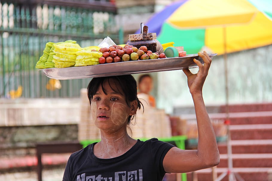 mujer, venta, frutas, cara, birmano, yangon, myanmar, birmania, comida, comida y bebida